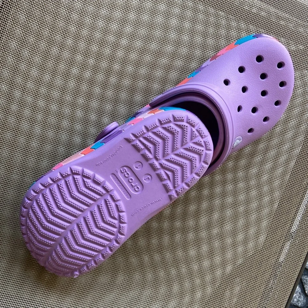NWT CROCS (Sz-GS Kids/J1-2)Super Cute Purple Sandals w/Colorful Border Accent💜🩷